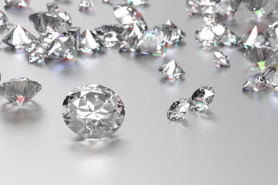 Lab Diamonds vs. Natural Diamonds: the Differences